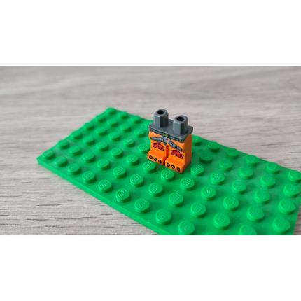 Hanches et jambes orange avec bretelles grises 970c04pb06 pièce détachée Lego #C06