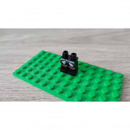 Hanches et jambes avec ceinture blanche 6099481 pièce détachée Lego #C06