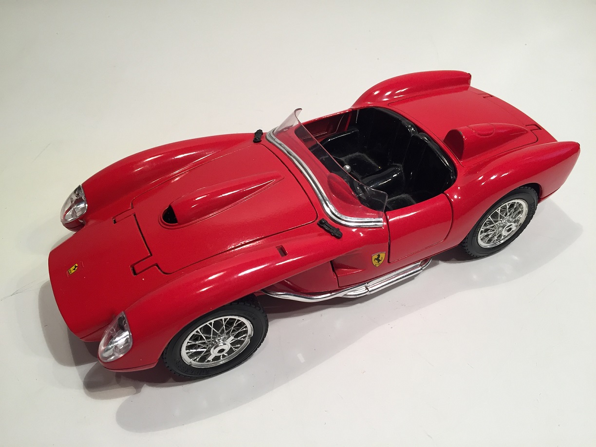 pièce détachée miniature Burago Ferrari 250 testa rossa de 1957 1/18