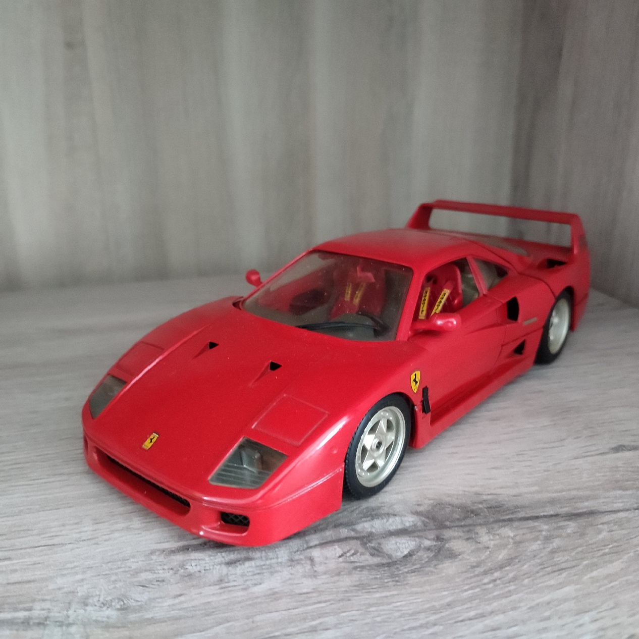 Pièces détachées miniature Burago Ferrari F40 taille 1/18ème