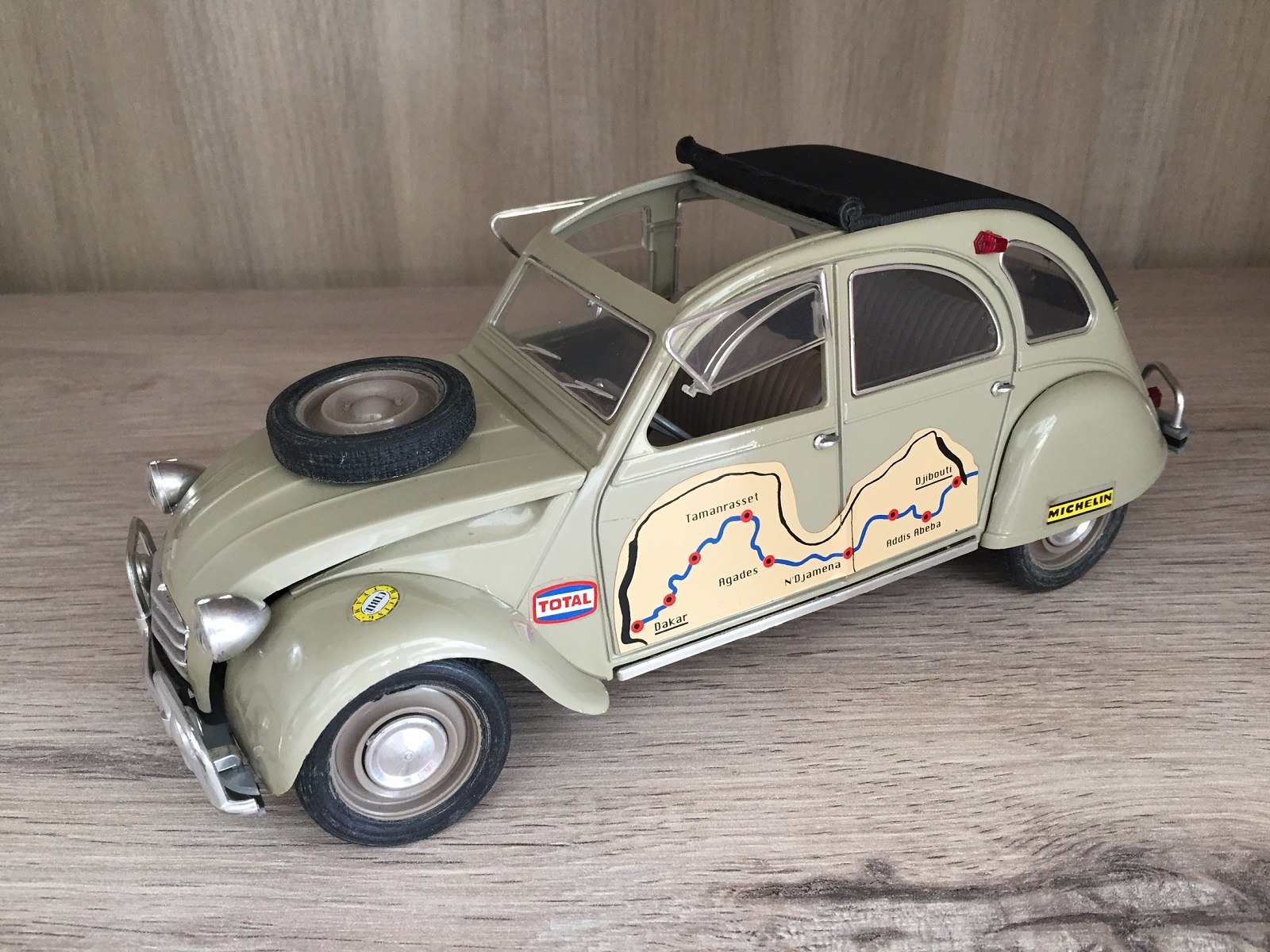 Pièce détachée miniature Solido Citroën 2cv Sahara 1/17