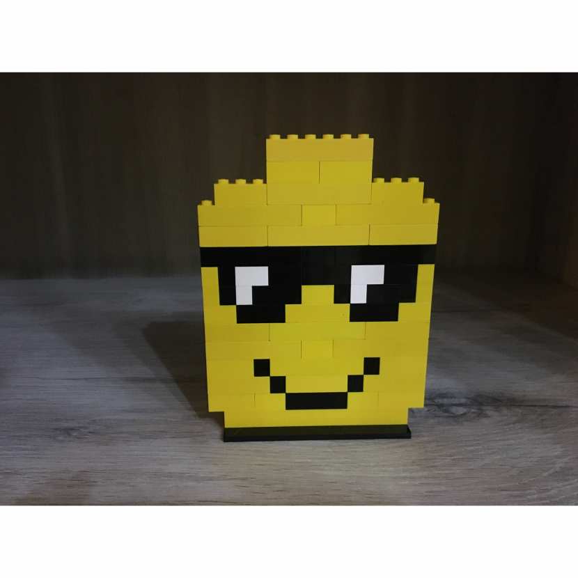 CREATION PIXEL ART LEGO SMILEY TETE LEGO JAUNE LUNETTE DE SOLEIL