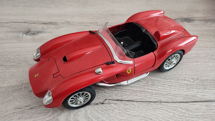 Pièces détachées Ferrari 250 Testa Rossa 1957 Bburago 1/18