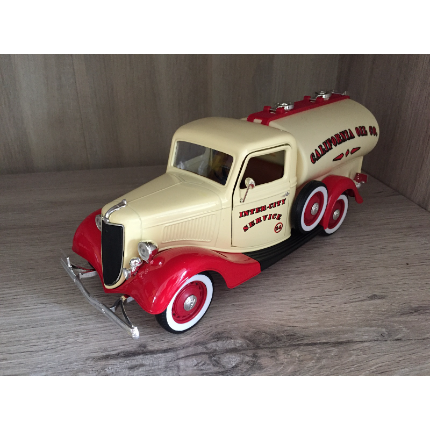 SOLIDO FORD V8 1936 CITERNE CALIFORNIA OIL 1/19