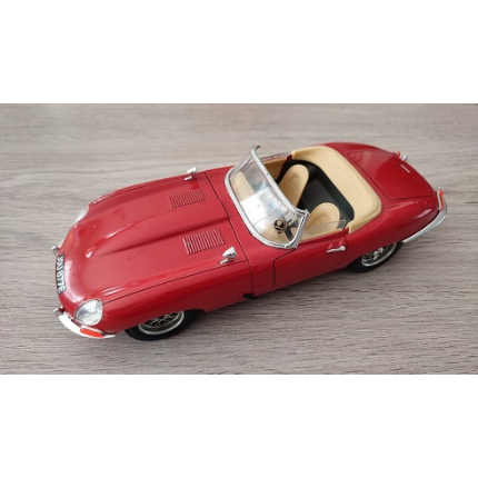 BURAGO JAGUAR TYPE E 1961 ROUGE DECAPOTABLE 1/18
