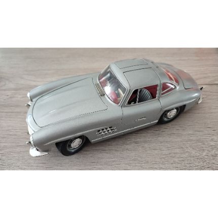 BURAGO MERCEDES 300 SL GRISE 1954 1/18 1/18E 1/18EME