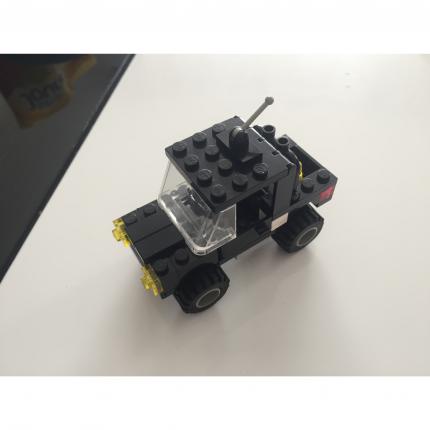 Voiture 4x4 noir lego system