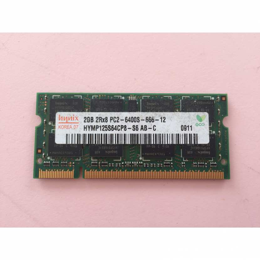 barrette ram portable 2GB HYNIX HYMP125S64CP8 2RX8 PC2-6400S-666-12