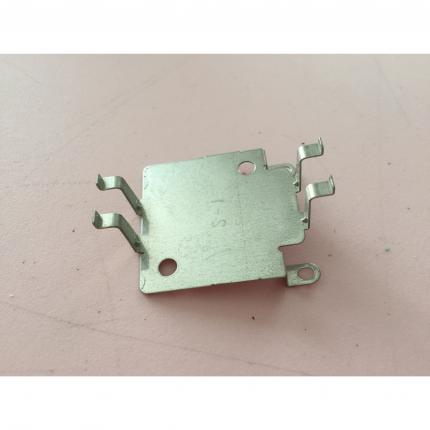 Petit support métallique pièce détachée console nintendo gamecube DOL-001 (JPN)