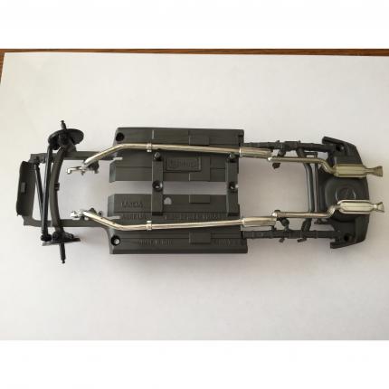 châssis avec échappement 2 pièce burago lancia aurelia b24 spider 1/18 1/18e