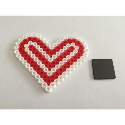 COEUR ROUGE ET BLANC AIMANT PERLE A REPASSER HAMA DECORATION PIXEL ART