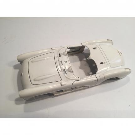 Carcasse carrosserie pièce détachée miniature Chevrolet Corvette 1957 1/24 burago #A17