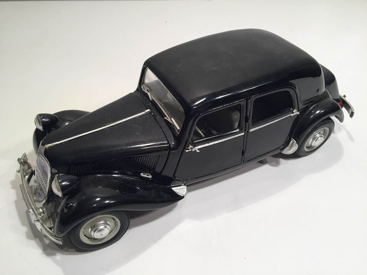 PIECE DETACHEE MINIATURE 1.18 MAISTO CITROEN 15CV TRACTION 1952