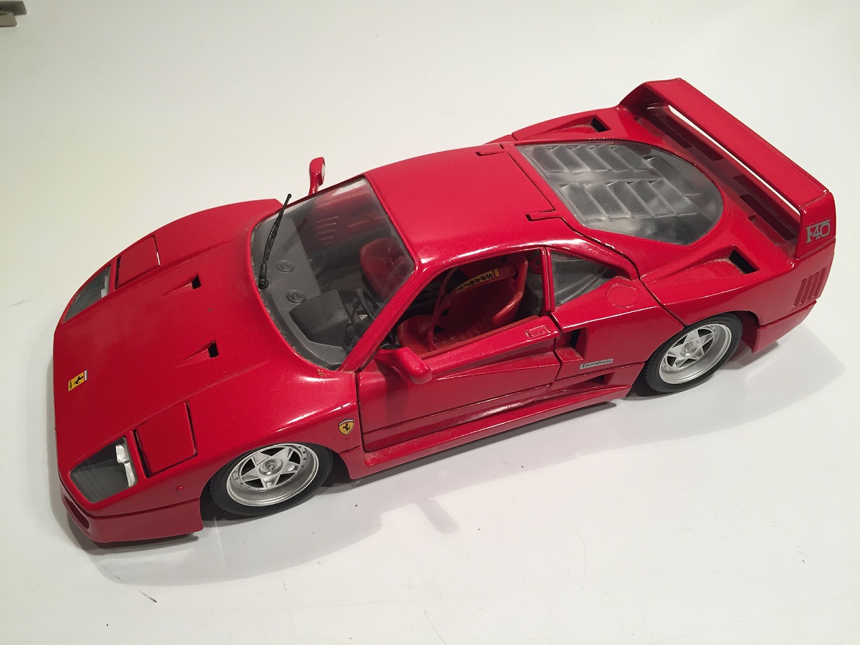 PIECE DETACHEE MINIATURE FERRARI F40 TONKA POLISTIL 1.18