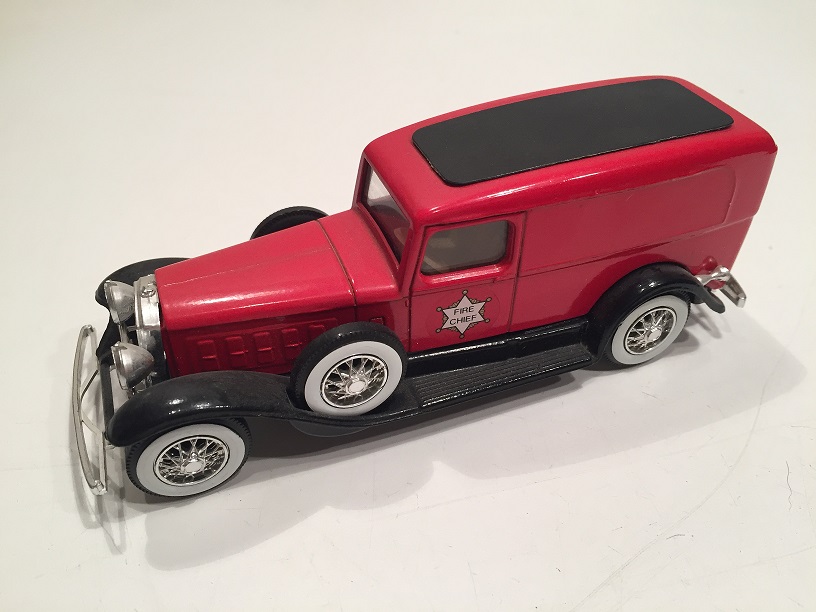 PIECE DETACHEE MINIATURE CADILLAC V16 1931 452A POMPIER FIRE CHEF 1/43 1/43E 1/43EME