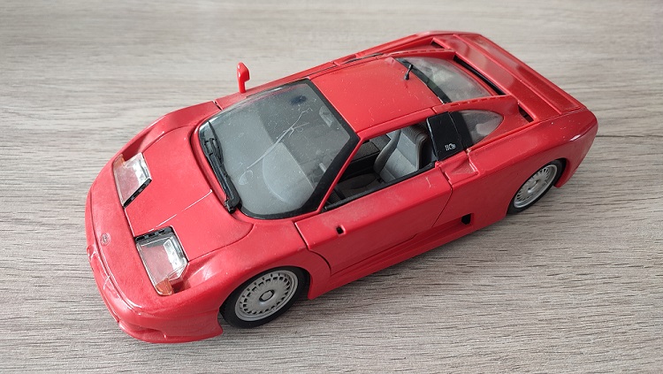 pièce détachée miniature Bugatti EB110 Maisto 1.18