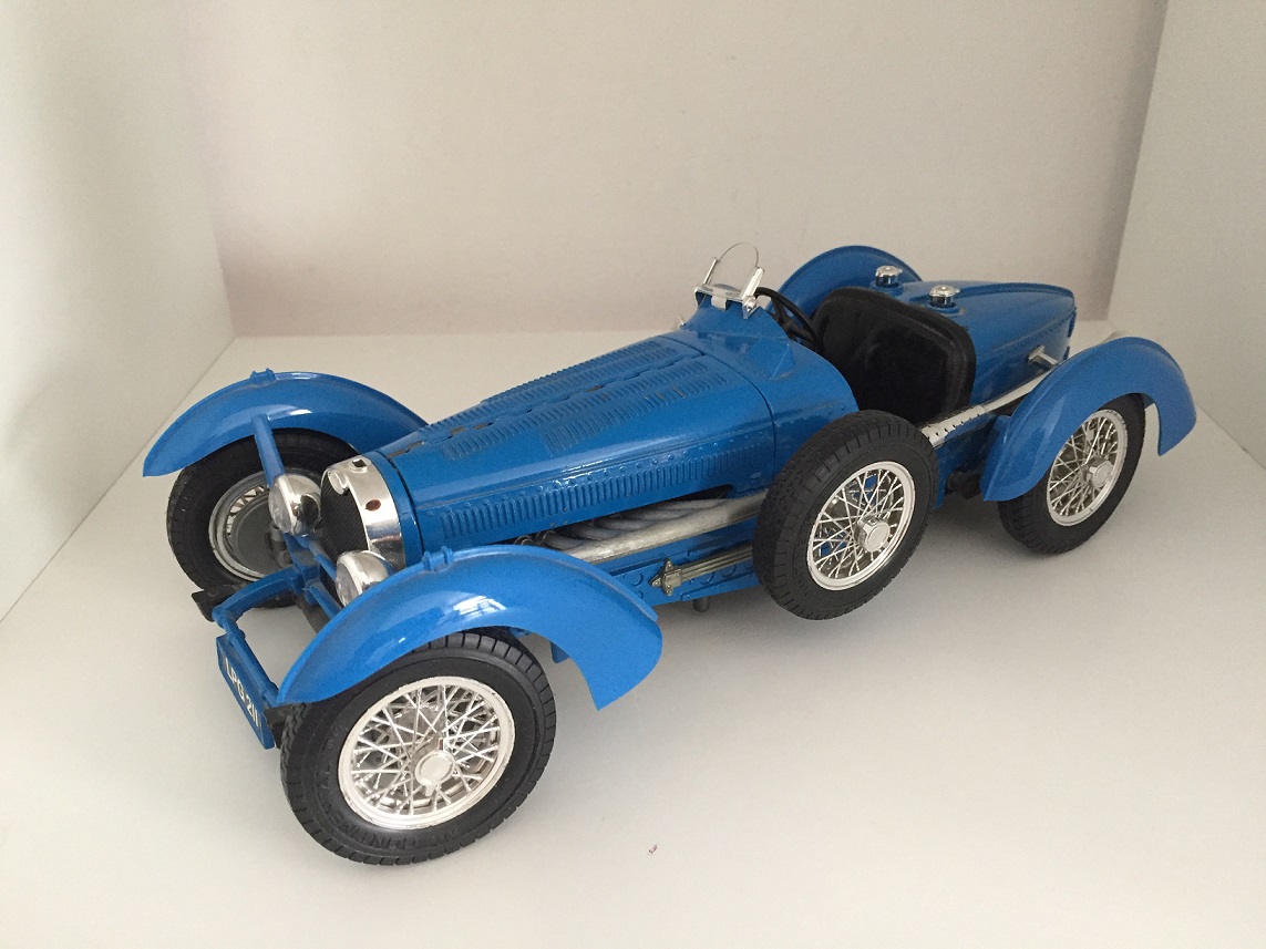 pièce détachée miniature burago bugatti type 59 1934 de taille 1/18 1/18e 1/18ème