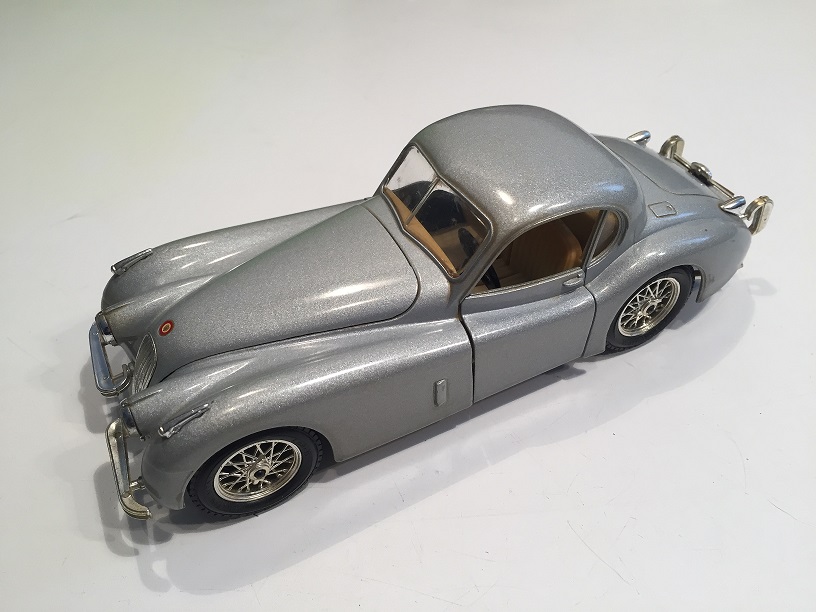 pièce détachée miniature jaguar xk 120 1948 burago 1.24