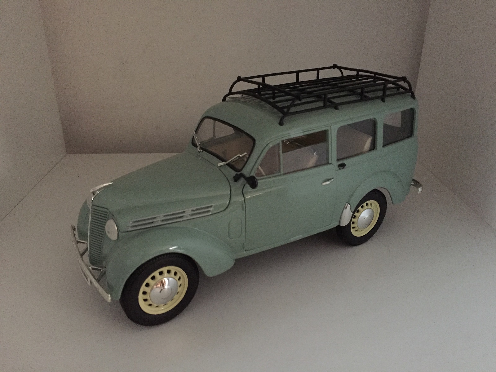 Pièce détachée miniature Renault Juvaquatre Juva 4 Solido 1/18