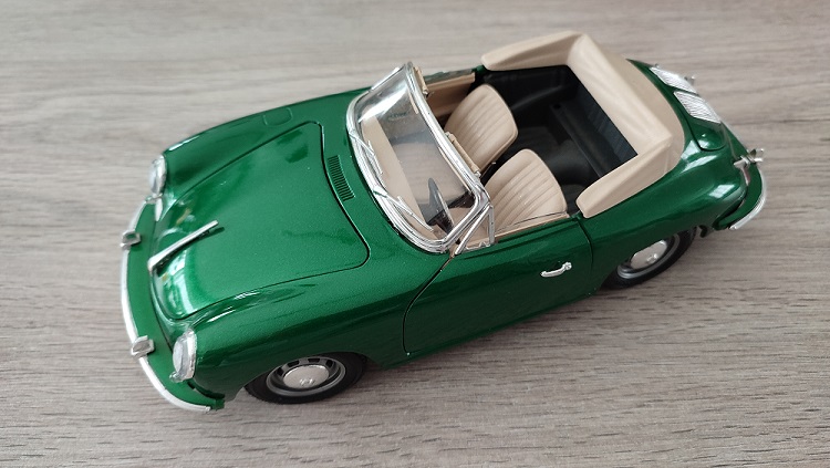 Porsche 356b 1961 cabriolet vert 118ème